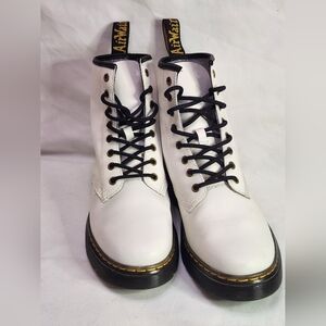 Dr. Martens Zavala White and Black Shoes Womens 9 / Mens 8